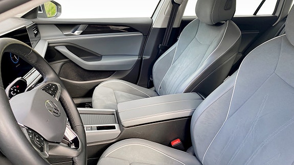 Volkswagen Passat 9 of 13