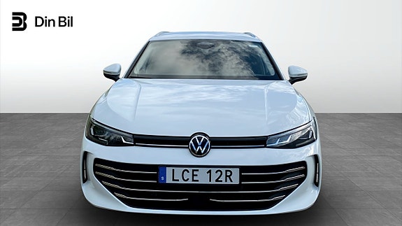 Volkswagen Passat 5 of 13