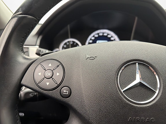 Mercedes-Benz E220 15 of 30