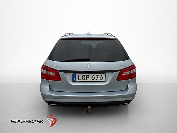 Mercedes-Benz E220 6 of 30