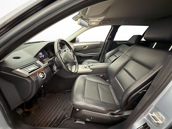 Mercedes-Benz E220 11 of 30