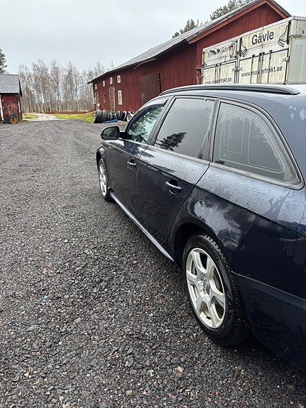 Audi A4 4 of 5