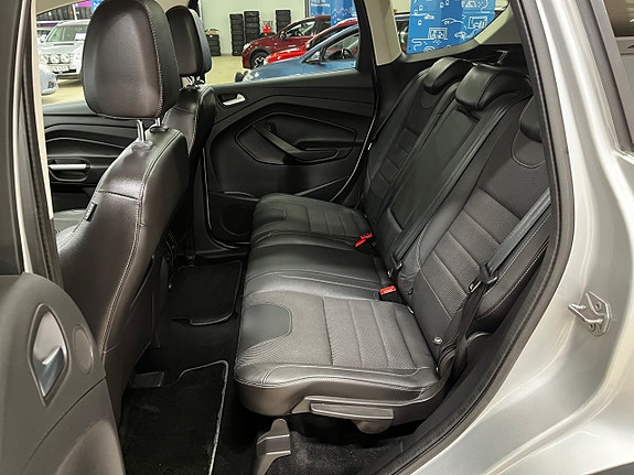 Ford Kuga 9 of 17