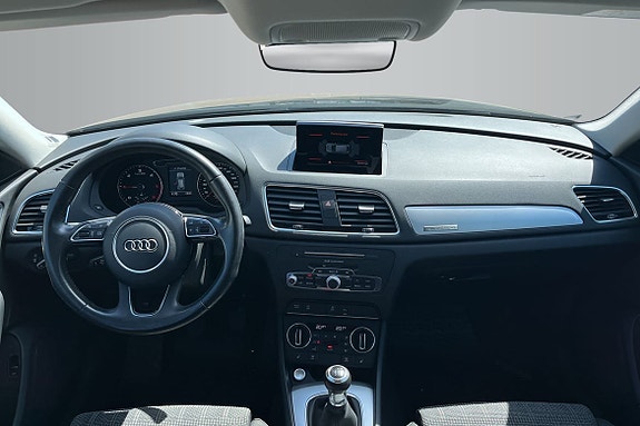 Audi Q3 12 of 18