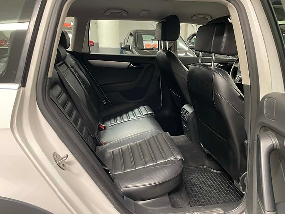 Volkswagen Passat Alltrack 15 of 25
