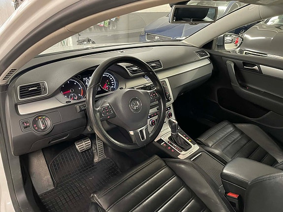 Volkswagen Passat Alltrack 10 of 25