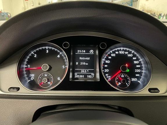 Volkswagen Passat Alltrack 20 of 25
