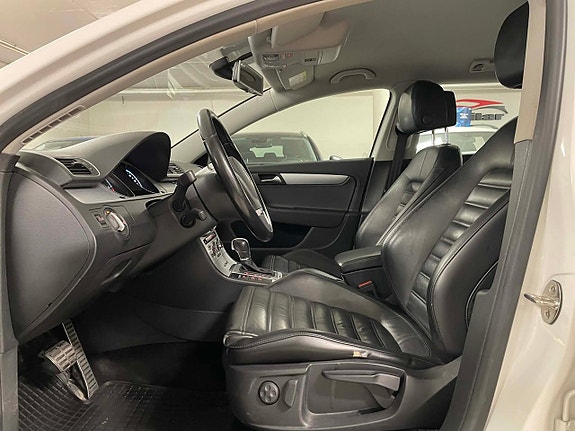 Volkswagen Passat Alltrack 11 of 25