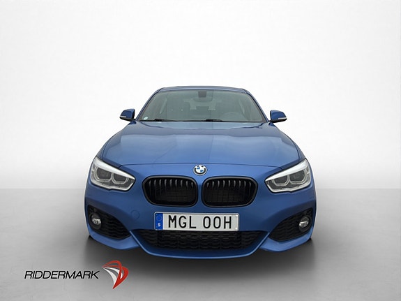 BMW 118i 2 of 5