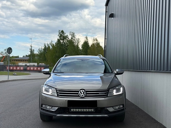 Volkswagen Passat Alltrack 4 of 5