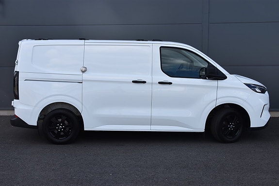Ford Transit Custom 2 of 5