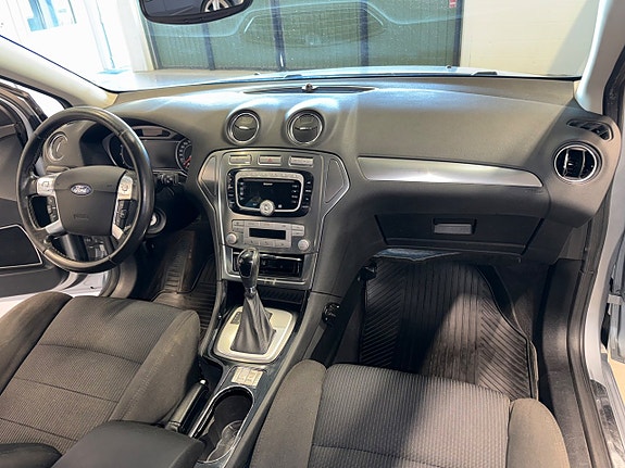 Ford Mondeo 15 of 19