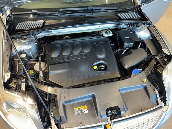 Ford Mondeo 19 of 19