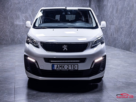 Peugeot Traveller 2 of 5