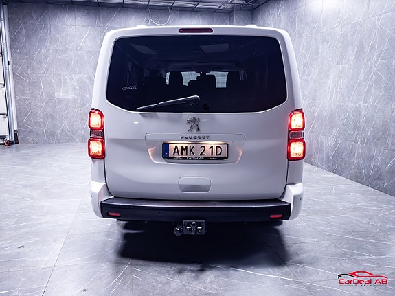 Peugeot Traveller 6 of 29
