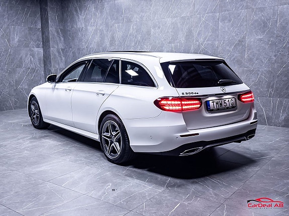 Mercedes-Benz E300 5 of 5