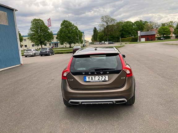 Volvo V60 Cross Country 6 of 23