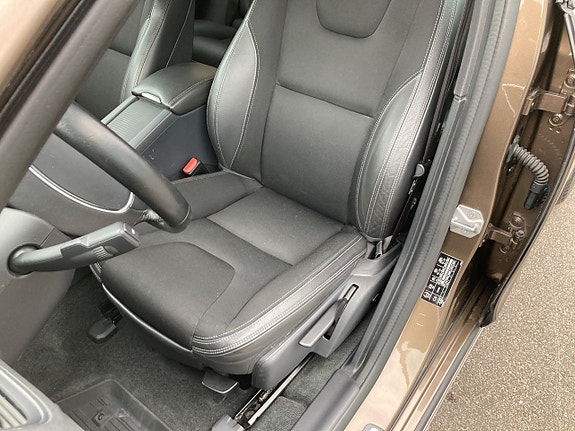 Volvo V60 Cross Country 19 of 23