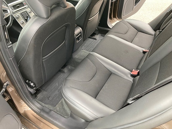 Volvo V60 Cross Country 13 of 23