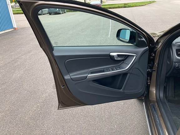 Volvo V60 Cross Country 20 of 23