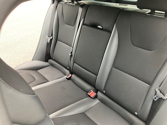 Volvo V60 Cross Country 14 of 23