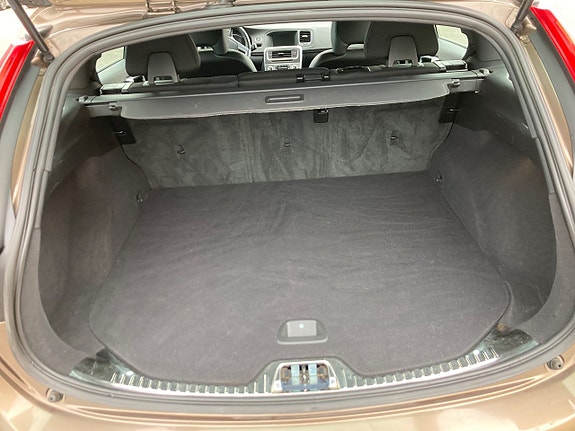 Volvo V60 Cross Country 9 of 23