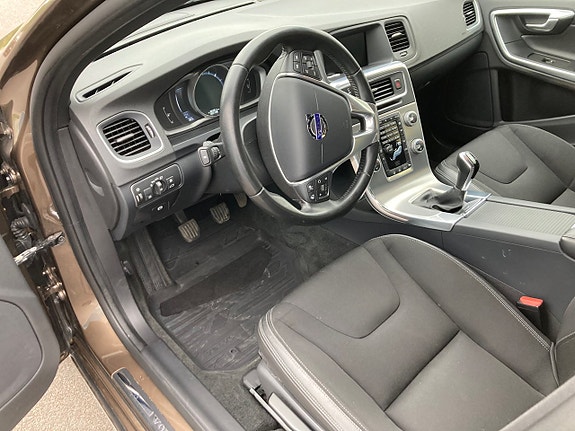 Volvo V60 Cross Country 18 of 23