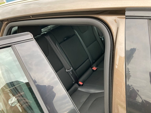 Volvo V60 Cross Country 12 of 23