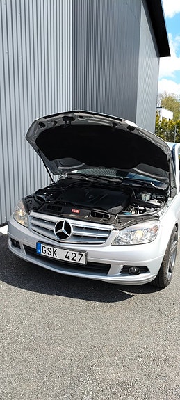 Mercedes-Benz C200 14 of 14