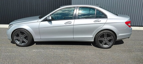 Mercedes-Benz C200 4 of 14