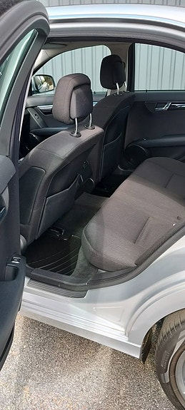 Mercedes-Benz C200 7 of 14