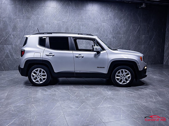 Jeep Renegade 8 of 26