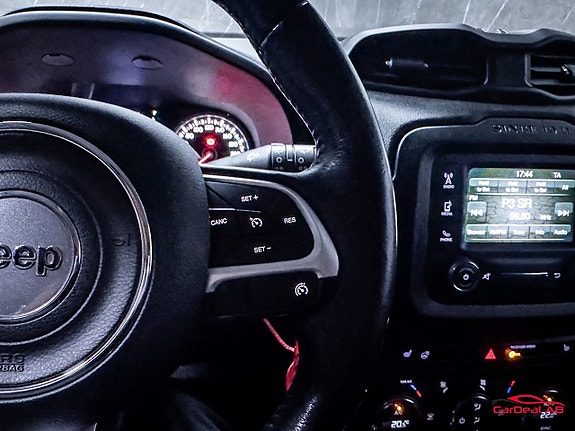Jeep Renegade 20 of 26