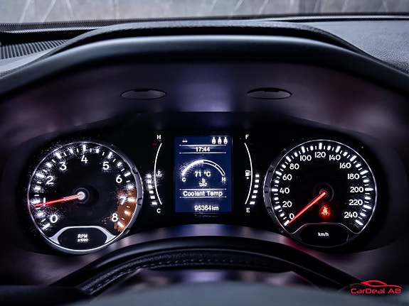 Jeep Renegade 18 of 26