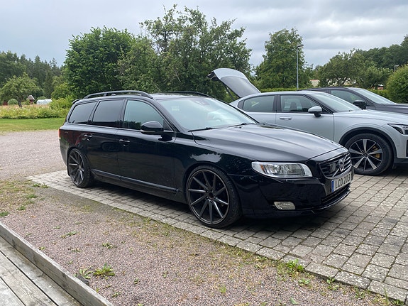 Volvo V70 3 of 8