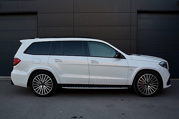 Mercedes-Benz GLS63 2 of 5