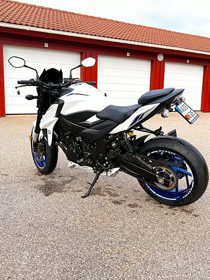 Suzuki GSX-S750 3 of 5