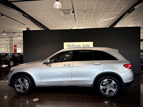 Mercedes-Benz GLC220 d 2 of 5