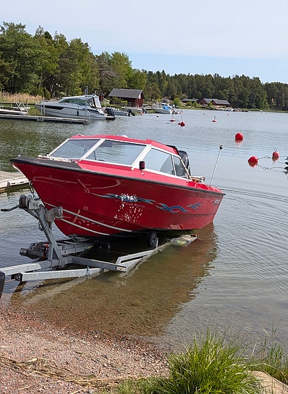 Fabriksny Suzuki DF200ATL  (2022) med en Örnvik 535 HT motorbåt + trailer 3 of 7