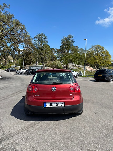 Volkswagen Golf V 3 of 10