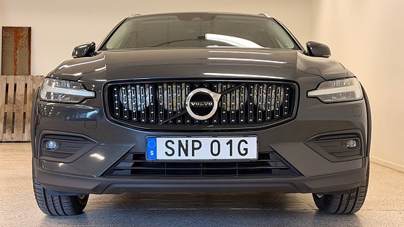 Volvo V60 Cross Country 4 of 5