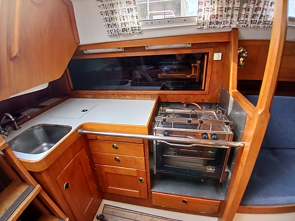 Avance 36, m Volvo-Penta D1-20 (18hk), fint skick 7 of 14
