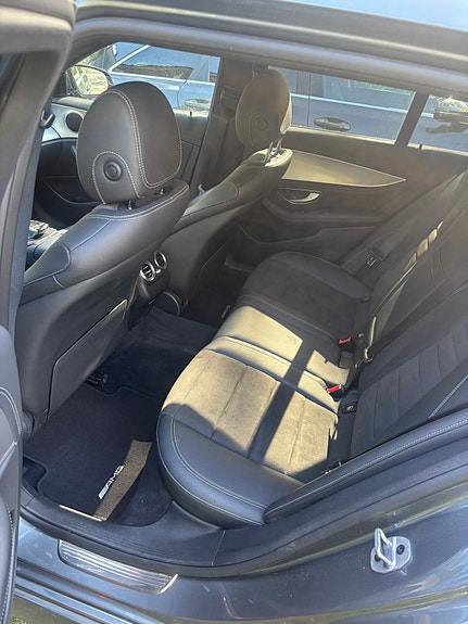 Mercedes-Benz E300 de 6 of 7