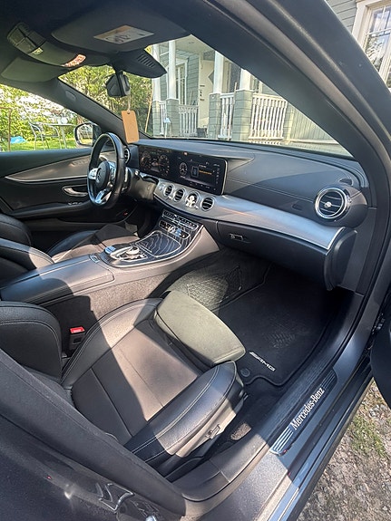 Mercedes-Benz E300 de 5 of 7
