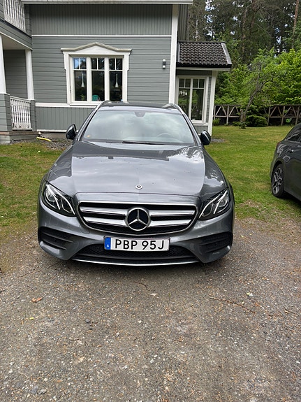 Mercedes-Benz E300 de 2 of 7