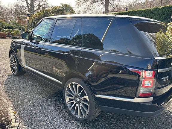 Land Rover Range Rover 2 of 3