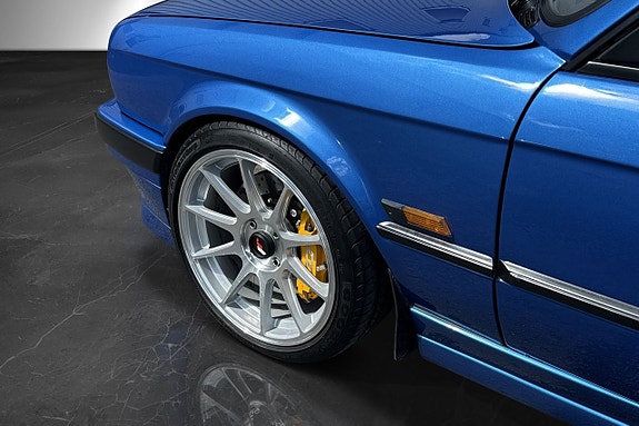 BMW 320 8 of 18