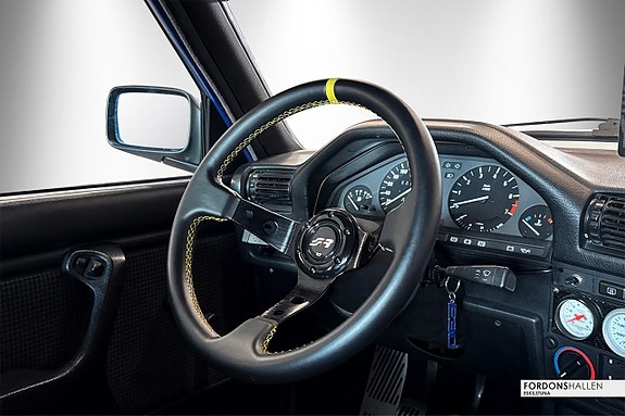 BMW 320 14 of 18