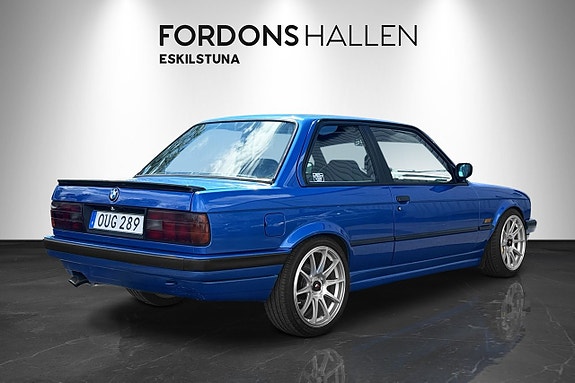 BMW 320 6 of 18