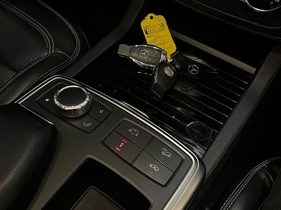 Mercedes-Benz ML63 18 of 30